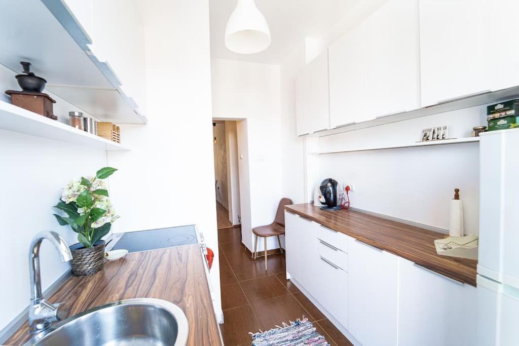Apartament Central 2bd Next To Vitosha Bul. Sofia