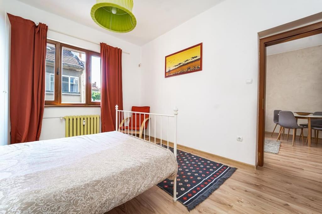 Central 2bd Next To Vitosha Bul. * Sofia